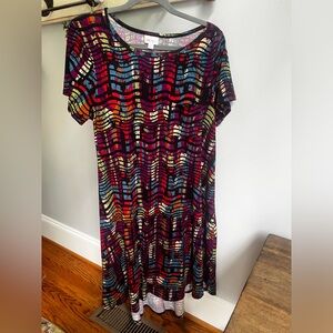🎁🎁 Lularoe Carly - S